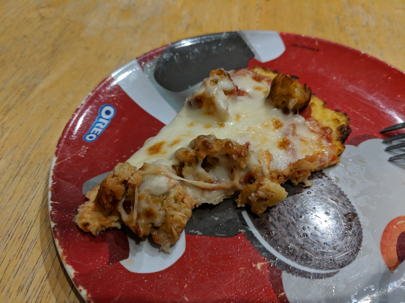Illustration for article titled Cauliflower-crusted Pizza: WIN!! (Full Report)